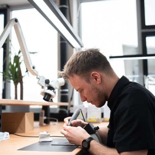 LED Pendelleuchte für Zahntechniker für präzises Arbeiten